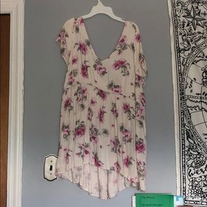 White T shirt w roses